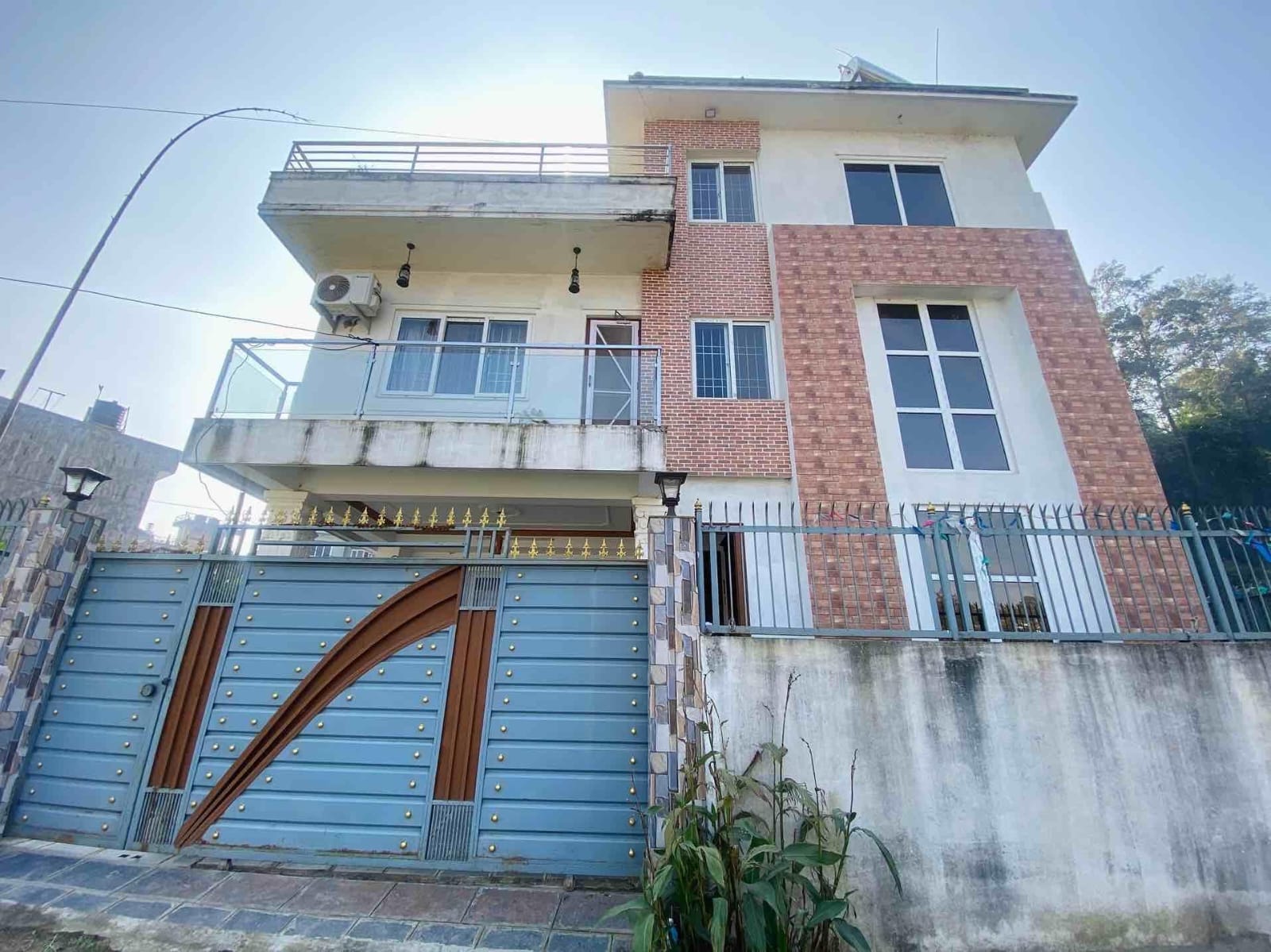 धापासी हाइटमा 2.5 तला बुटिक घर